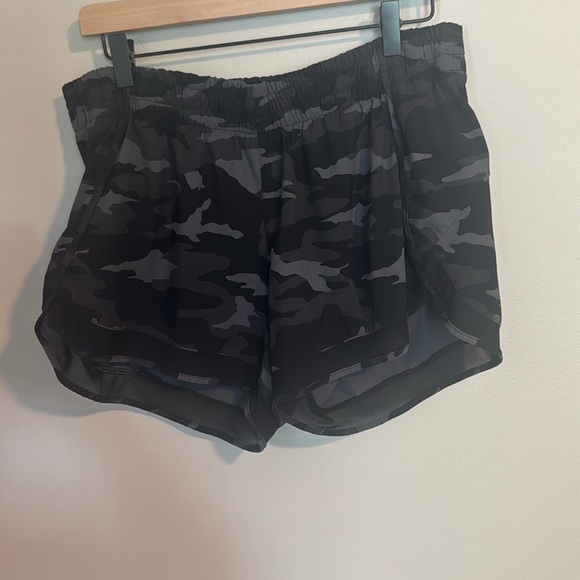 Athleta Printed Mesh Racer Run Short 4” - Picture 1 of 4